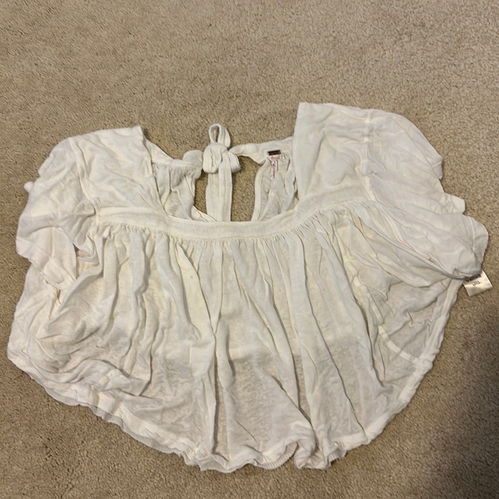 super cute free people top!
